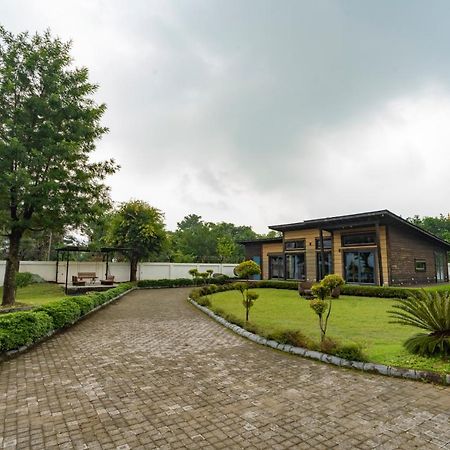 Saffronstays Paradise Pines, Dehradun - Cliff Villa With Valley & Forest Views Bagian luar foto