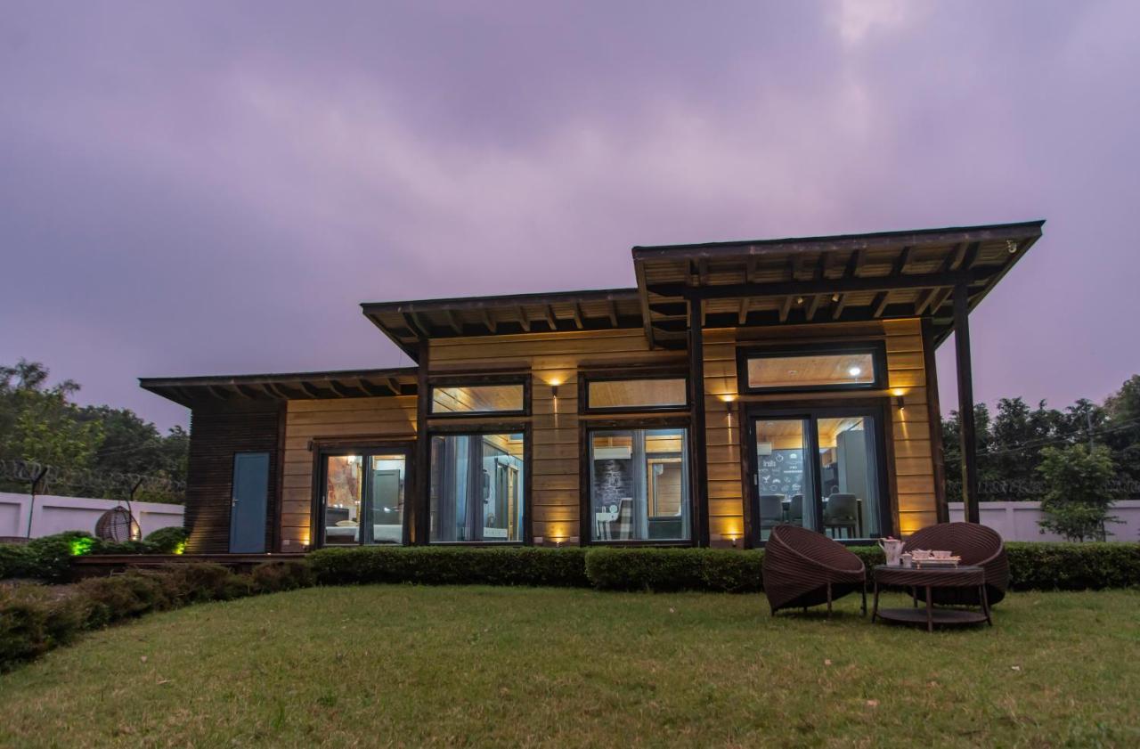 Saffronstays Paradise Pines, Dehradun - Cliff Villa With Valley & Forest Views Bagian luar foto