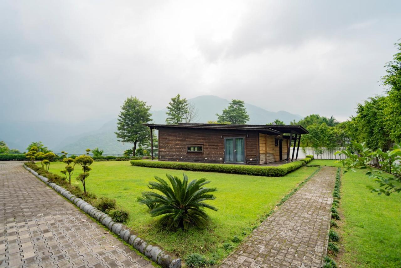 Saffronstays Paradise Pines, Dehradun - Cliff Villa With Valley & Forest Views Bagian luar foto