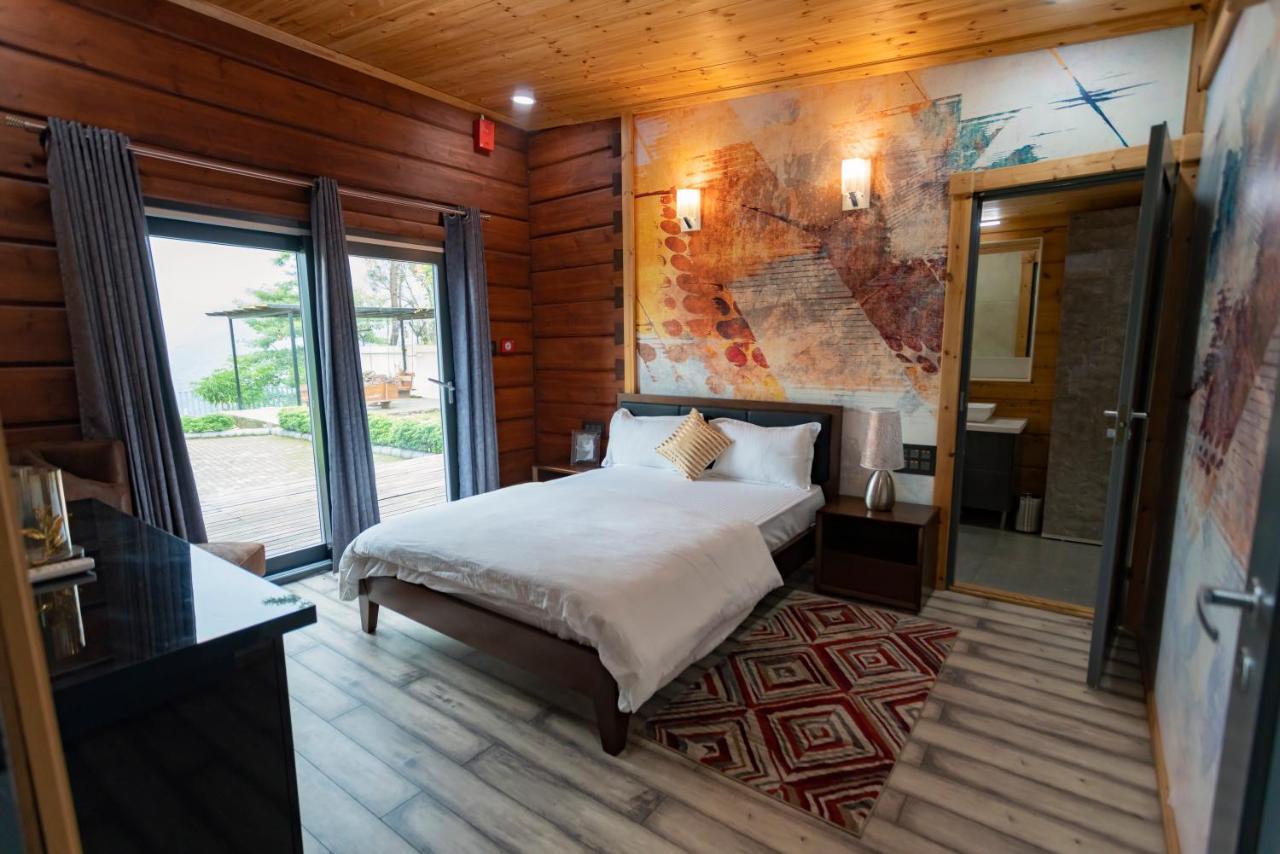 Saffronstays Paradise Pines, Dehradun - Cliff Villa With Valley & Forest Views Bagian luar foto